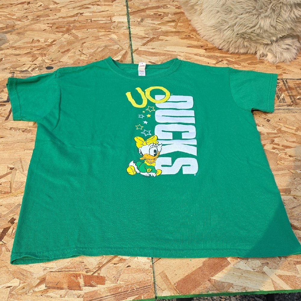 UofO Ducks Women's Tee Featuribg Daisy Duck